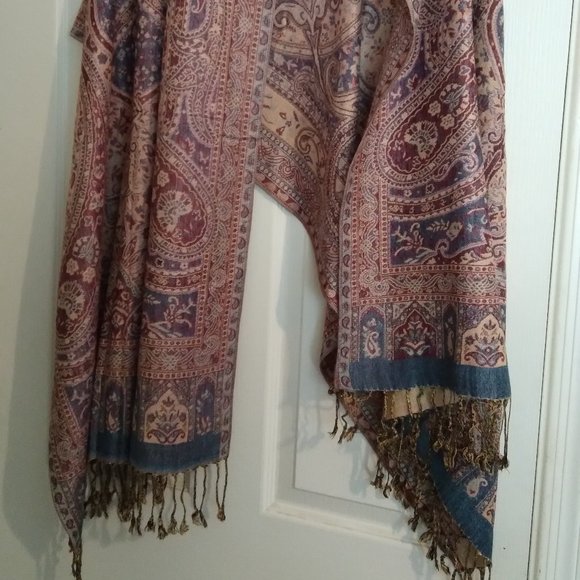 NWOT Mediterranean Scarf - Picture 4 of 4
